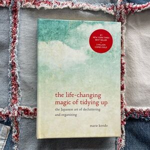 The Life-Changing Magic of Tidying Up by Marie Kondo organizing minimalist book